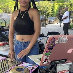 Dusable Roundhouse - Beautiful DJ