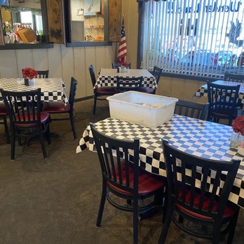 Patty's - Inside - New American Near Me - Wildersville, Tennessee