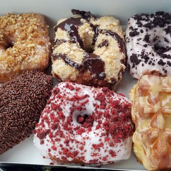 BKeDSHoP - Sixer for $15 bones plus taxes and fees. - Donuts Near Me - Charleston, South Carolina