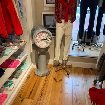 Vineyard Vines - Nautical motif - Accessories Near Me - Carmel-by-the-Sea, California Vineyard Vines - Nautical motif - Accessories Near Me - Carmel-by-the-Sea, California