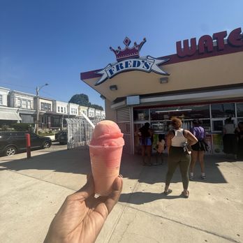 Fred's Water Ice - Passionfruit and strawberry lemonade, water ice cream - Ice Cream & Frozen Yogurt Near Me - Philadelphia, Pennsylvania