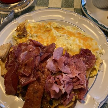Fraser Park Restaurant - Lots of meat in deluxe breakfast - Breakfast & Brunch Near Me - Burnaby, British Columbia