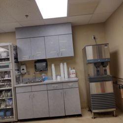 Commonwealth Health Regional Hospital of Scranton - And so much for HIPPA when the entire area needs ice they can watch writhe in pain with my muffin top hanging out