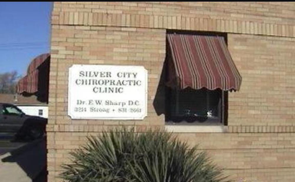 SHARP ELMER W DC 3214 Strong Ave, Kansas City, Kansas Chiropractors
