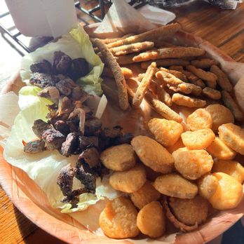 Marmadukes Lodge - The sampler platter, Elk bites, fried pickles, fried green beans - Sports Bars Near Me - Leesburg, Florida