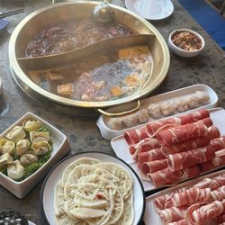 XIAOLONGKAN HOTPOT - 火锅