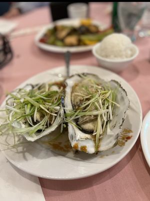 China Gourmet by null