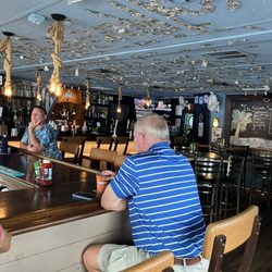 Jerry’s Dockside Bar & Grill