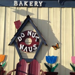 Donut Haus - They are fresh & warm.
