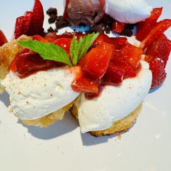 Little’s Oyster Bar - Strawberry Shortcake - Seafood Near Me - Houston, Texas Little’s Oyster Bar - Strawberry Shortcake - Seafood Near Me - Houston, Texas
