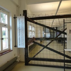KZ-Gedenkstätte Neuengamme - KZ-Gedenkstätte Neuengamme - Ausstellung - Stacheldraht