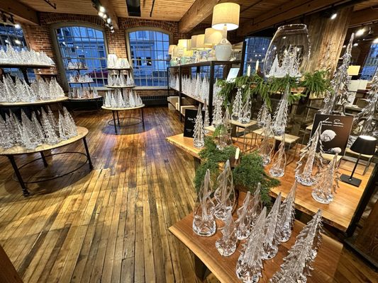 Simon Pearce by null