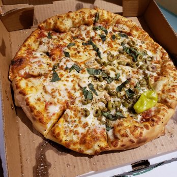 8th Street Pizza - Grilled chicken, basil, and half with green olives - Pizza Near Me - New Albany, Indiana 8th Street Pizza - Grilled chicken, basil, and half with green olives - Pizza Near Me - New Albany, Indiana
