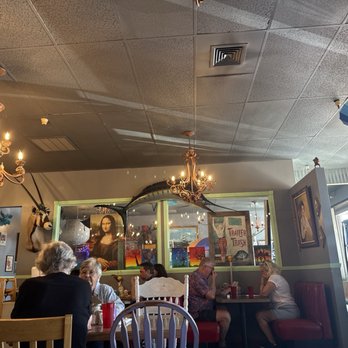 Egg Mann and Earl - Atmosphere - Breakfast & Brunch Near Me - Boise, Idaho