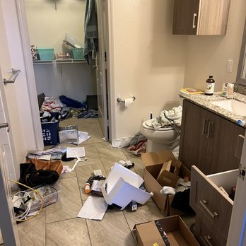 Hall's Hauling Services - Before pic - Junk Removal & Hauling Near Me Hall's Hauling Services - Before pic - Junk Removal & Hauling Near Me