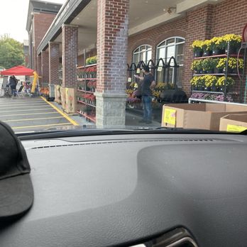 Kroger - Employee and manager - Grocery Near Me - Vinton, Virginia