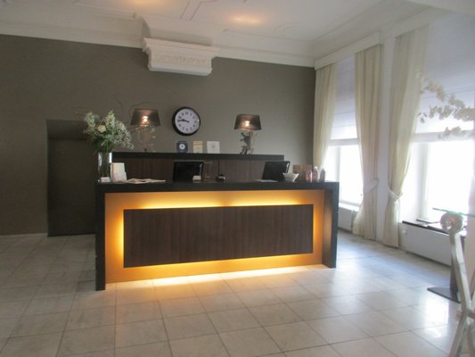 Post-Plaza Hotel & Grand Café by null
