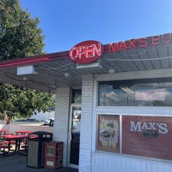Max's Burgers and Gyros - Exterior