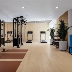 Hampton Inn & Suites by Hilton Laval - Health club  fitness center  gym