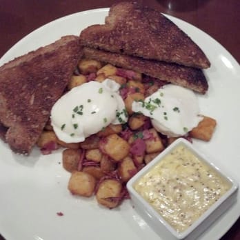 River City Grille - Corn beef hash and poached eggs - Barbeque Near Me - Round Rock, Texas River City Grille - Corn beef hash and poached eggs - Barbeque Near Me - Round Rock, Texas