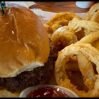Rooster's Restaurant - Bacon cheeseburger and onion rings - American Near Me - Jackson, Mississippi Rooster's Restaurant - Bacon cheeseburger and onion rings - American Near Me - Jackson, Mississippi