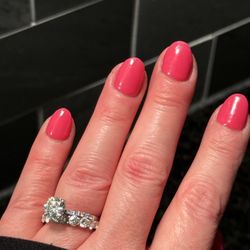 Spa & Nails Divine - OPI gel nail color in Strawberry margarita