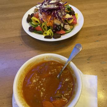 Pinocchio's Pizza - Minestrone with Mixed Vegetables Soup and garden salad. Also delicious - Pizza Near Me - Pasadena, California Pinocchio's Pizza - Minestrone with Mixed Vegetables Soup and garden salad. Also delicious - Pizza Near Me - Pasadena, California