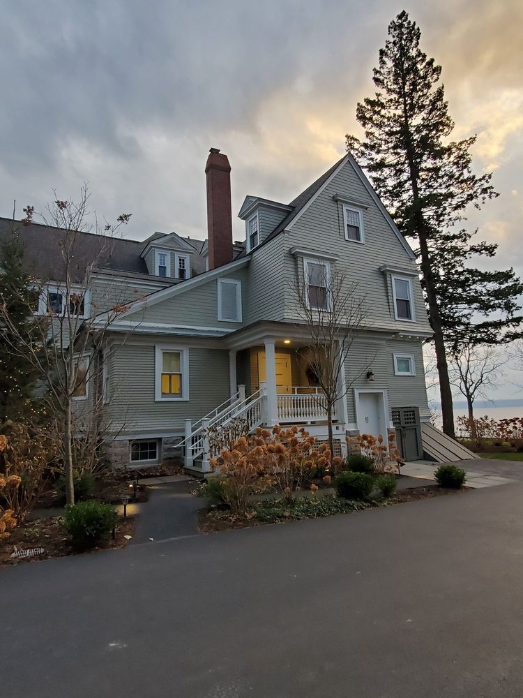 ROWLAND HOUSE Updated October 2024 19 Photos 453 Main St, Aurora