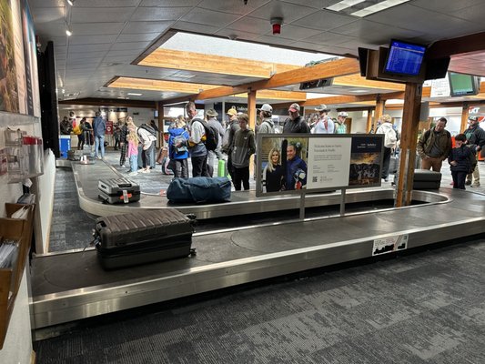 Aspen/Pitkin County Airport by null