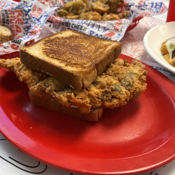 Boomarang Diner - Chicken fried steak toaster - Diners Near Me - Perry, Oklahoma