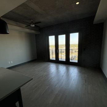 Case Building - Interior - Apartments Near Me - Dallas, Texas Case Building - Interior - Apartments Near Me - Dallas, Texas