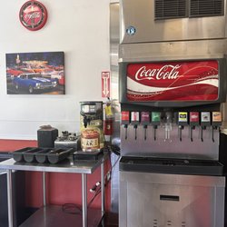 Boulevard Burger - Soda machine, condiments