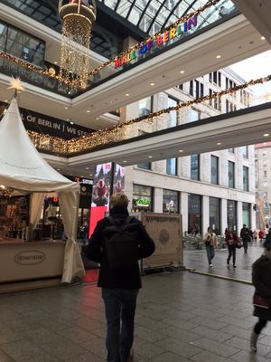 Mall of Berlin by null