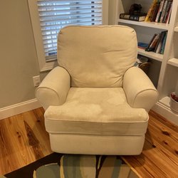 Spot On Floor and Carpet Rejuvenation - Before