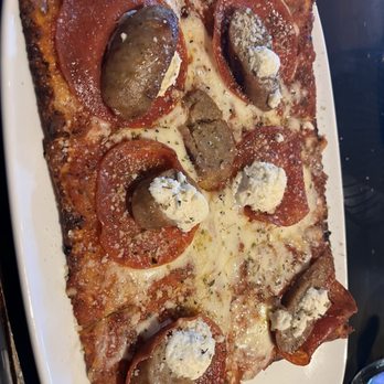 Brio Italian Grille - Look at this six piece thin-crust pizza with sausage, pepperoni and ricotta!!' Delicious!!!! - Italian Near Me - Pembroke Pines, Florida