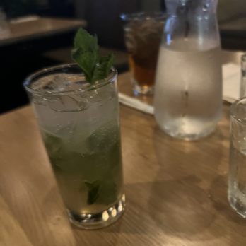 Earls Kitchen + Bar - Lemon soda mint - Canadian (New) Near Me - Edmonton, Alberta Earls Kitchen + Bar - Lemon soda mint - Canadian (New) Near Me - Edmonton, Alberta