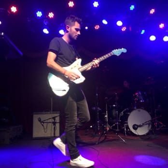 Brooklyn Bowl - Michael Goldman ( front man for Nona ) playing with Meg Meyers - Bowling Near Me - Brooklyn, New York Brooklyn Bowl - Michael Goldman ( front man for Nona ) playing with Meg Meyers - Bowling Near Me - Brooklyn, New York