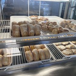 De Todo Un Poco - Donuts, pastries, & cookies!