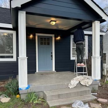 Guardiola Construction - This picture shows a beautifully remodeled front porch . - General Contractors Near Me - Garland, Texas Guardiola Construction - This picture shows a beautifully remodeled front porch . - General Contractors Near Me - Garland, Texas