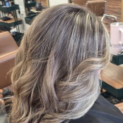 Pura Vida Salon
