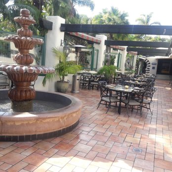 Bahia Resort Hotel - Restaurant with indoor and outdoor seating. - San Diego, CA