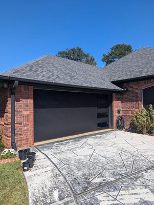Garage Door Installation - We specialize in expert door replacement, repair, upgrades and maintenance--always with a focus on
quality, speed, and honest service.