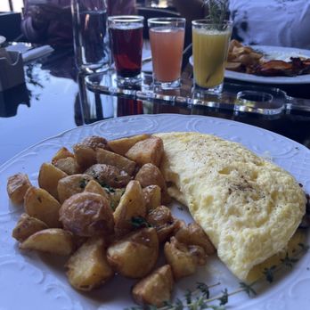 Butterface - Butterface breakfast plate and mimosa flight - Breakfast & Brunch Near Me - Las Vegas, Nevada Butterface - Butterface breakfast plate and mimosa flight - Breakfast & Brunch Near Me - Las Vegas, Nevada