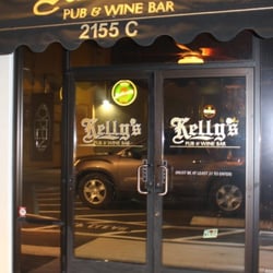Kelly's Pub & Wine Bar - Best little bar in town!