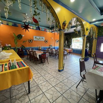 El Mariachi Loco - Inside the restaurant - Mexican Near Me - Tujunga, California