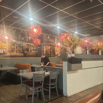 O-Ku Sushi & Poke - Pretty interior - Japanese Near Me - Sandy, Utah