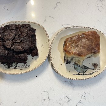 Cinnaholic - Brownies & Lemonberry Coffee Cake - Bakeries Near Me - Frisco, Texas