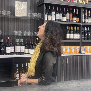 Mariano's Fresh Market - Our bar tender - Grocery Near Me - Chicago, Illinois Mariano's Fresh Market - Our bar tender - Grocery Near Me - Chicago, Illinois