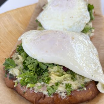 Raw and Juicy - Avocado Toast - Coffee & Tea Near Me - Alys Beach, Florida Raw and Juicy - Avocado Toast - Coffee & Tea Near Me - Alys Beach, Florida