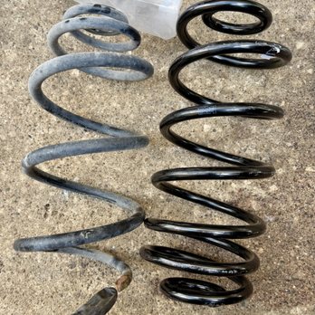 Anywhere auto repair Des moines - Seth's picture of the broken rear spring and one of the new springs. - Auto Repair Near Me Anywhere auto repair Des moines - Seth's picture of the broken rear spring and one of the new springs. - Auto Repair Near Me